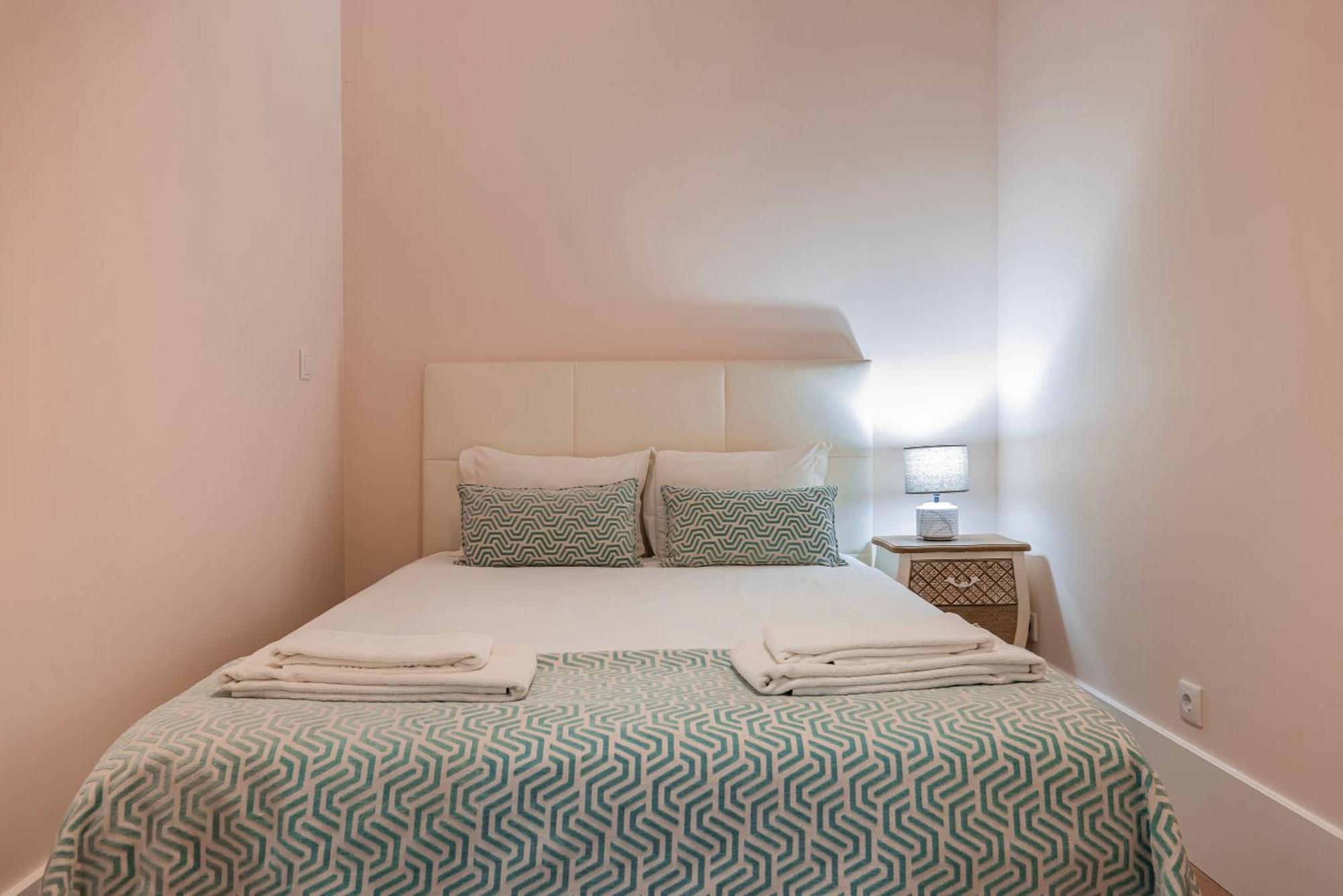 Apartamento Moderno Com Terraco Lisbon Luaran gambar